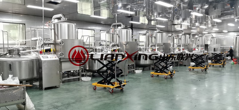 果蔬脆使用現場 -聯興真空油炸機